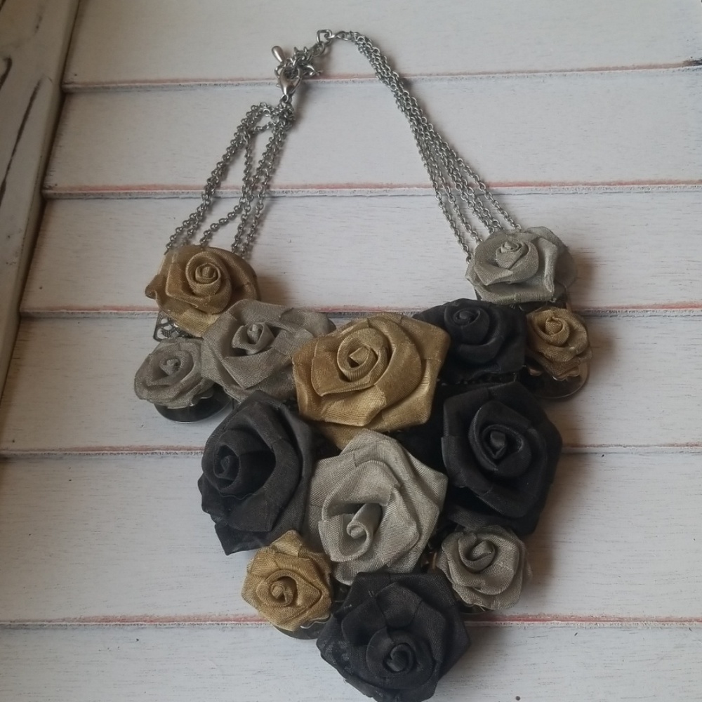 Metal Mesh Flower Necklace
